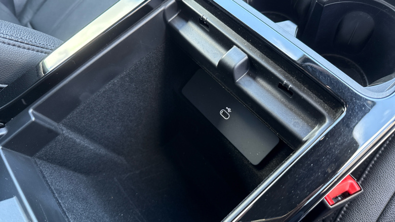 Land Rover Range Rover Evoque 1.5 P300e Dynamic SE 5dr Auto Hatchback